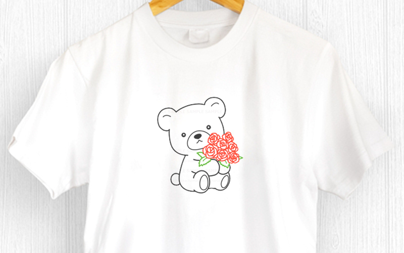 イラスト キャラクター Tシャツデザイン くまのキャラクターと薔薇の花束 稲井ハルカイラスト制作所